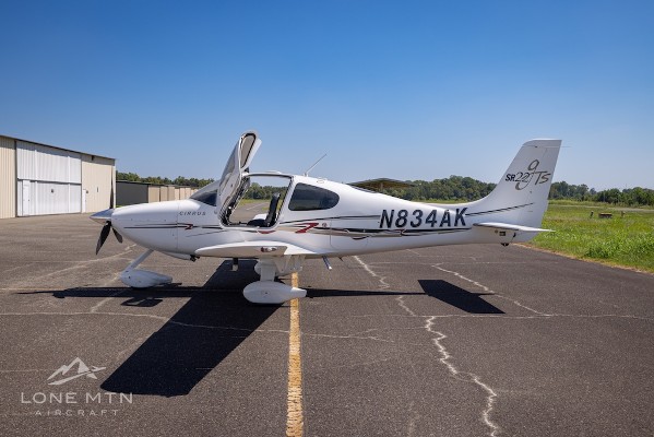2005 Cirrus SR22-G2 — photo 2