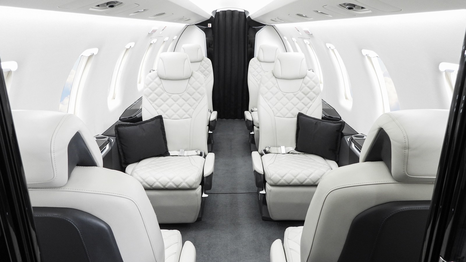 2021 Pilatus PC-24 — photo 3