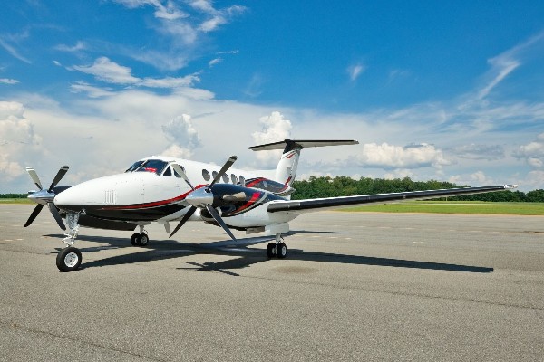 1982 Beech King Air B200 — photo 2