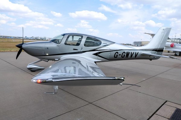 2025 Cirrus SR20 — photo 1