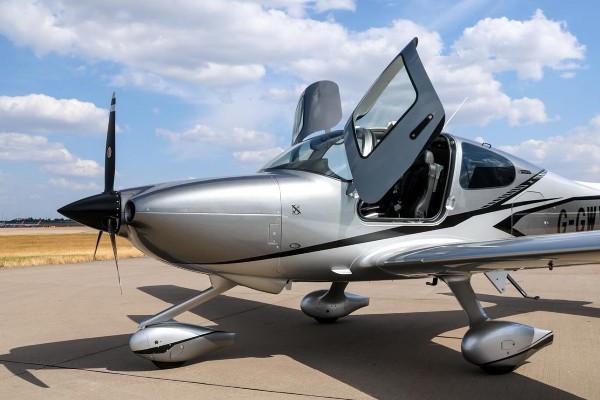 2025 Cirrus SR20 — photo 2