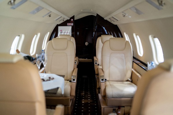 2011 Learjet 60 — photo 4