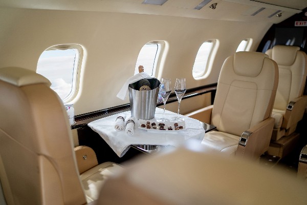 2011 Learjet 60 — photo 5