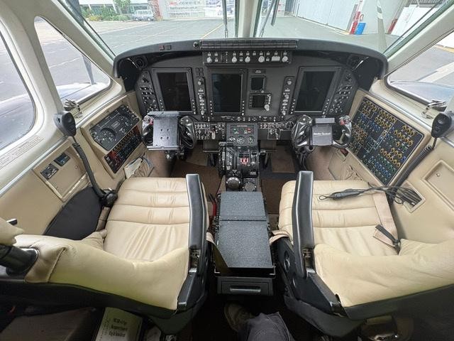 2013 Beech King Air C90GT X 5