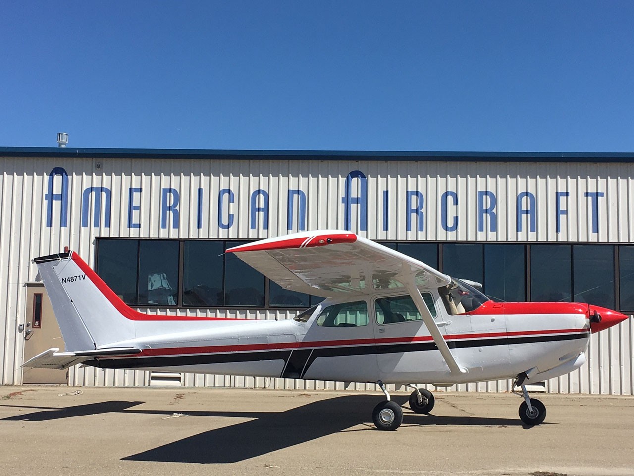 1980 Cessna 172RG — photo 2