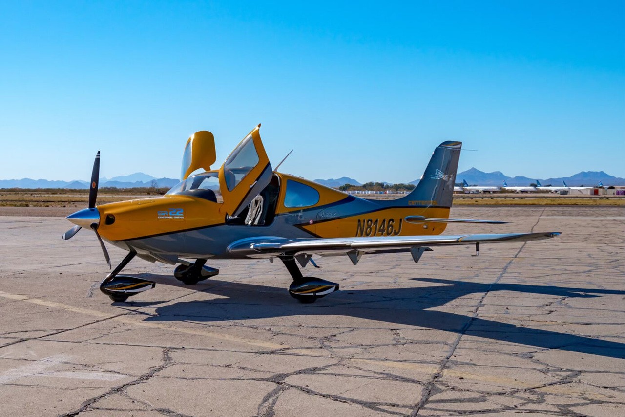 2003 Cirrus SR22 — photo 2