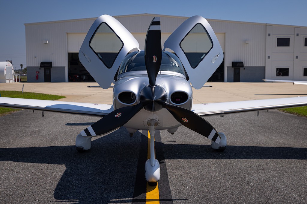 2019 Cirrus SR22-G6 — photo 3