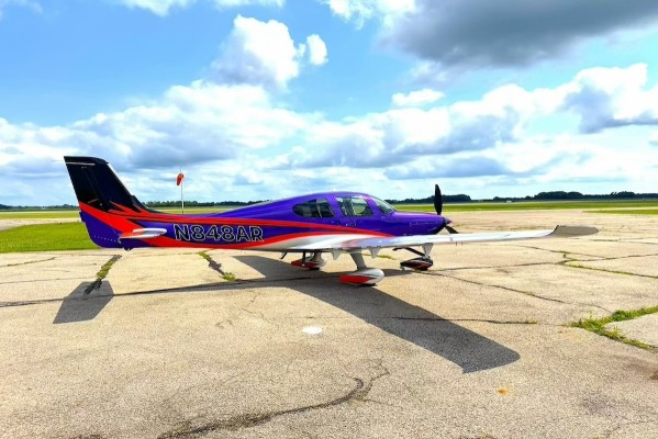 2024 Cirrus SR22T — photo 2