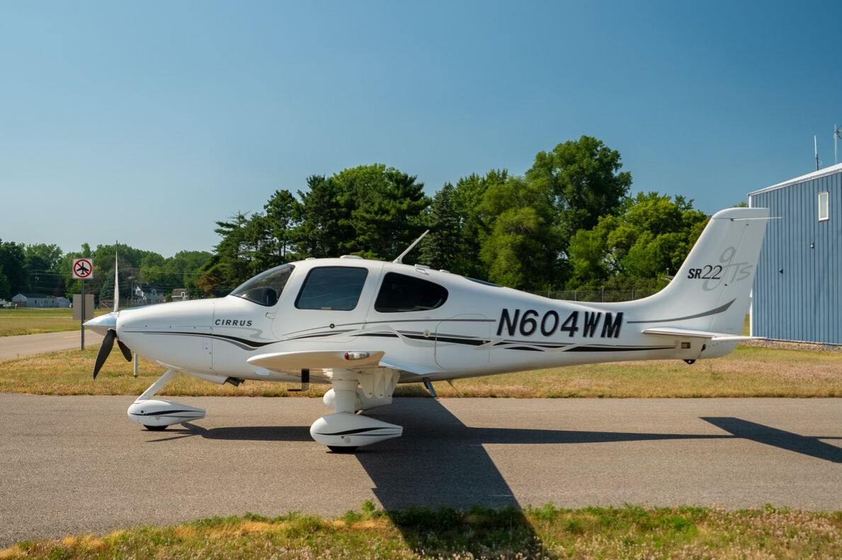 2005 Cirrus SR22-G2 — photo 2
