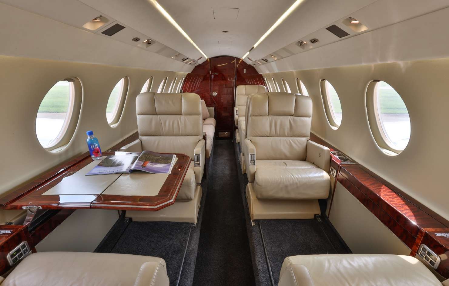 2001 Falcon 50 — photo 3
