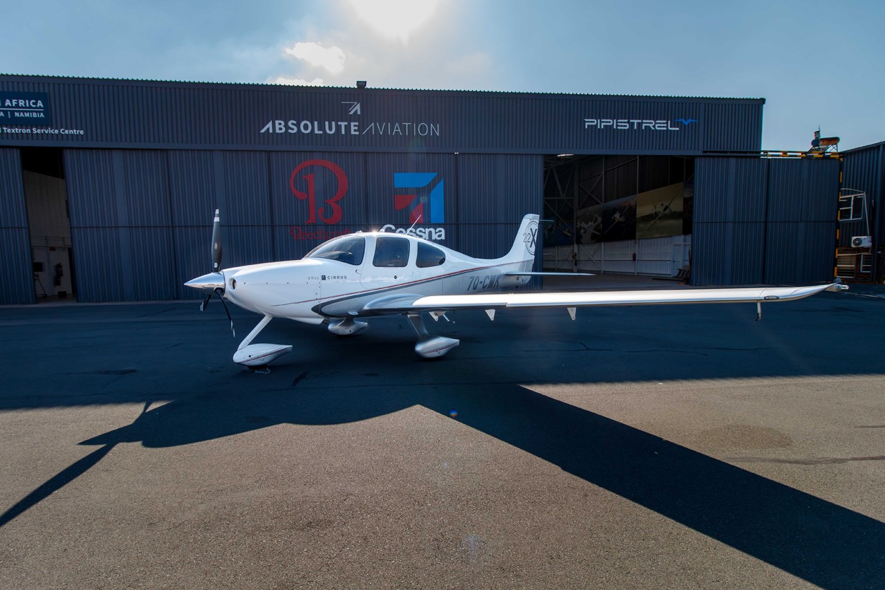 2010 Cirrus SR22-G3 — photo 1