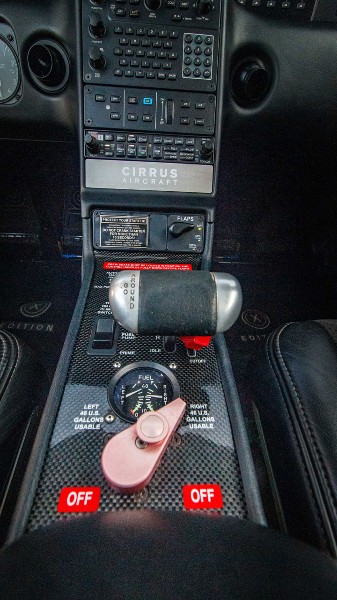 2010 Cirrus SR22-G3 GTS, photo 10