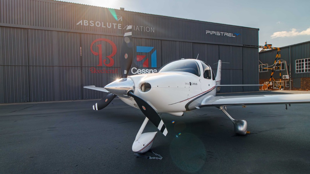 2010 Cirrus SR22-G3 GTS, photo 3
