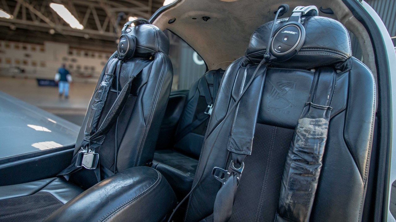 2010 Cirrus SR22-G3 GTS 3