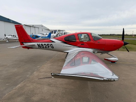 2022 Cirrus SR22-G6 — photo 2