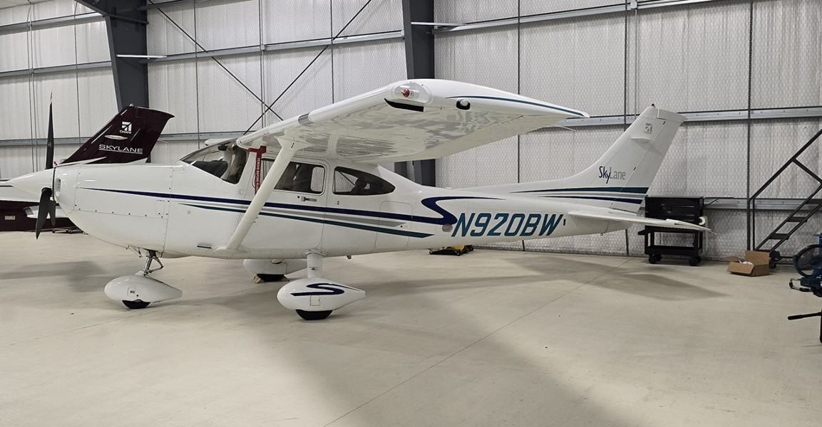 2001 Cessna 182T, photo 1