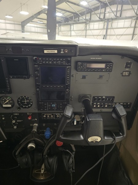 2001 Cessna 182T, photo 7