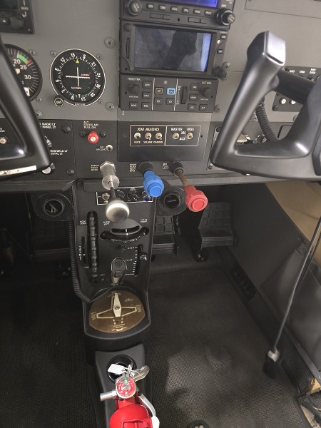 2001 Cessna 182T, photo 8