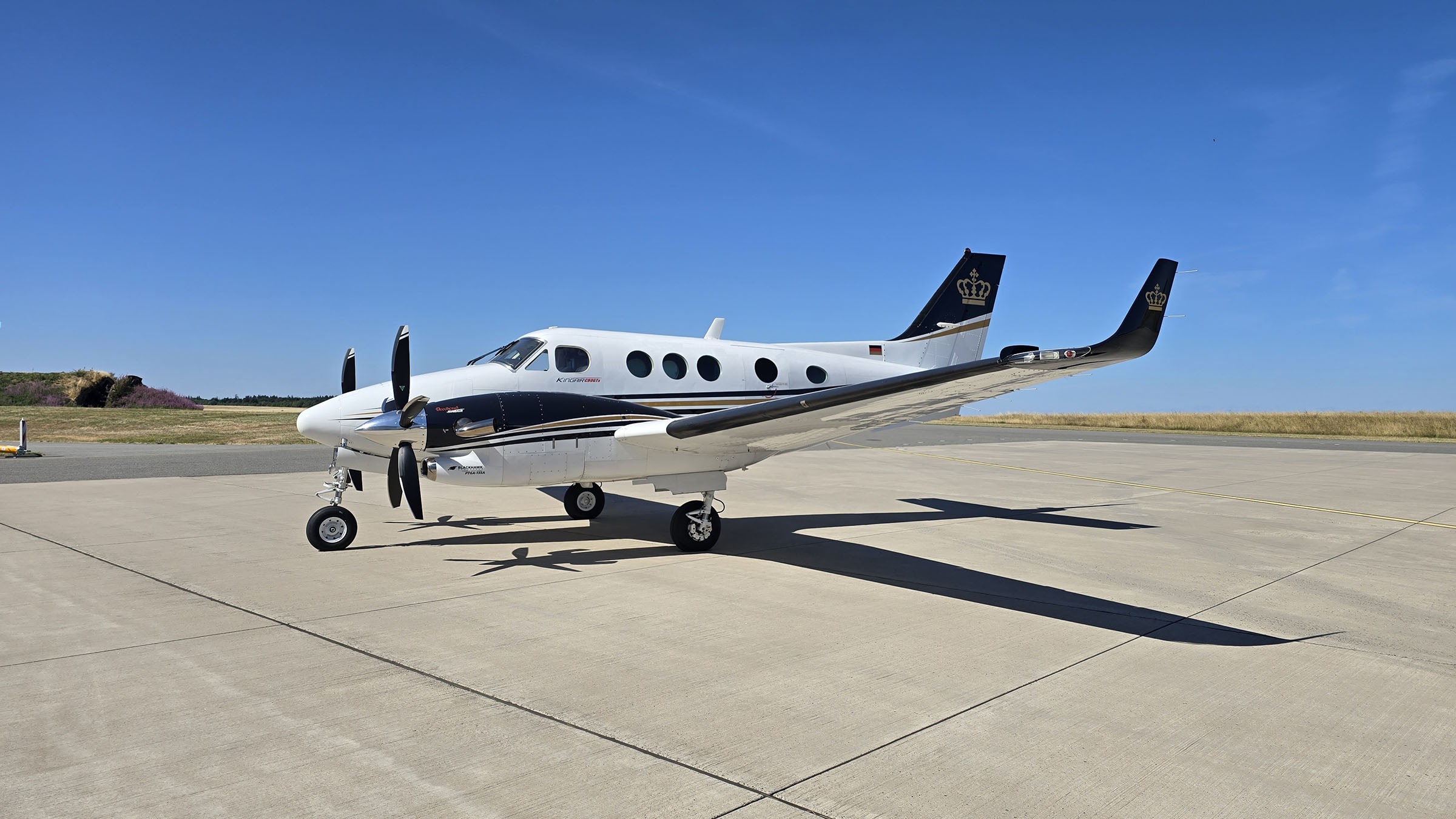 1993 Beech King Air C90B — photo 1