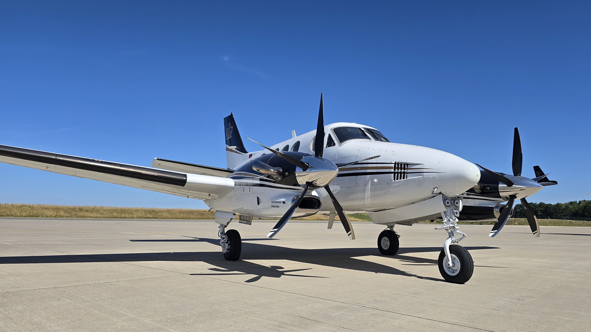 1993 Beech King Air C90B — photo 2