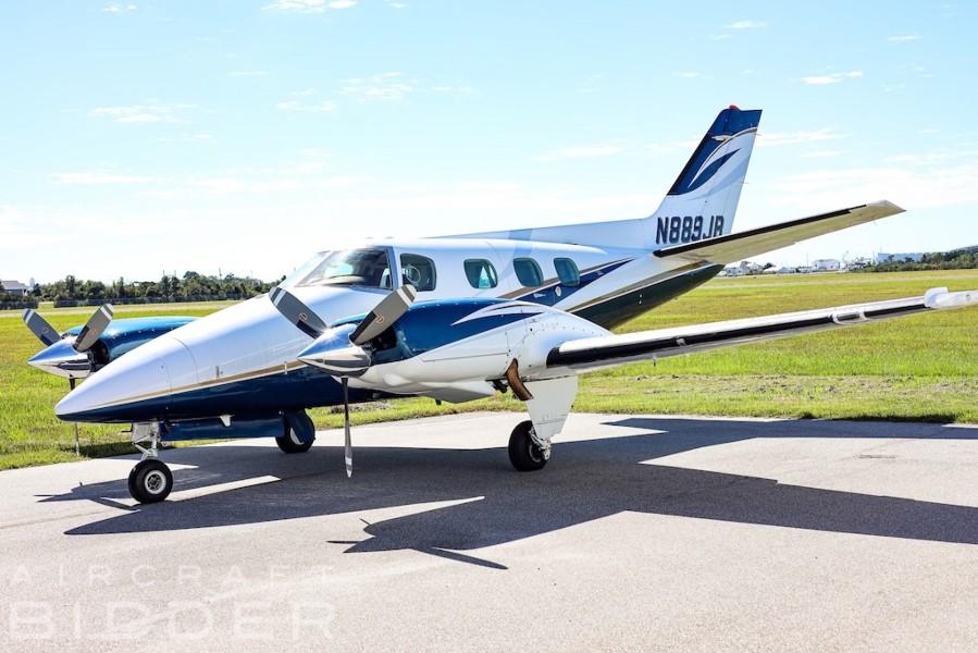 1974 Beechcraft Beech Duke B 60, photo 1