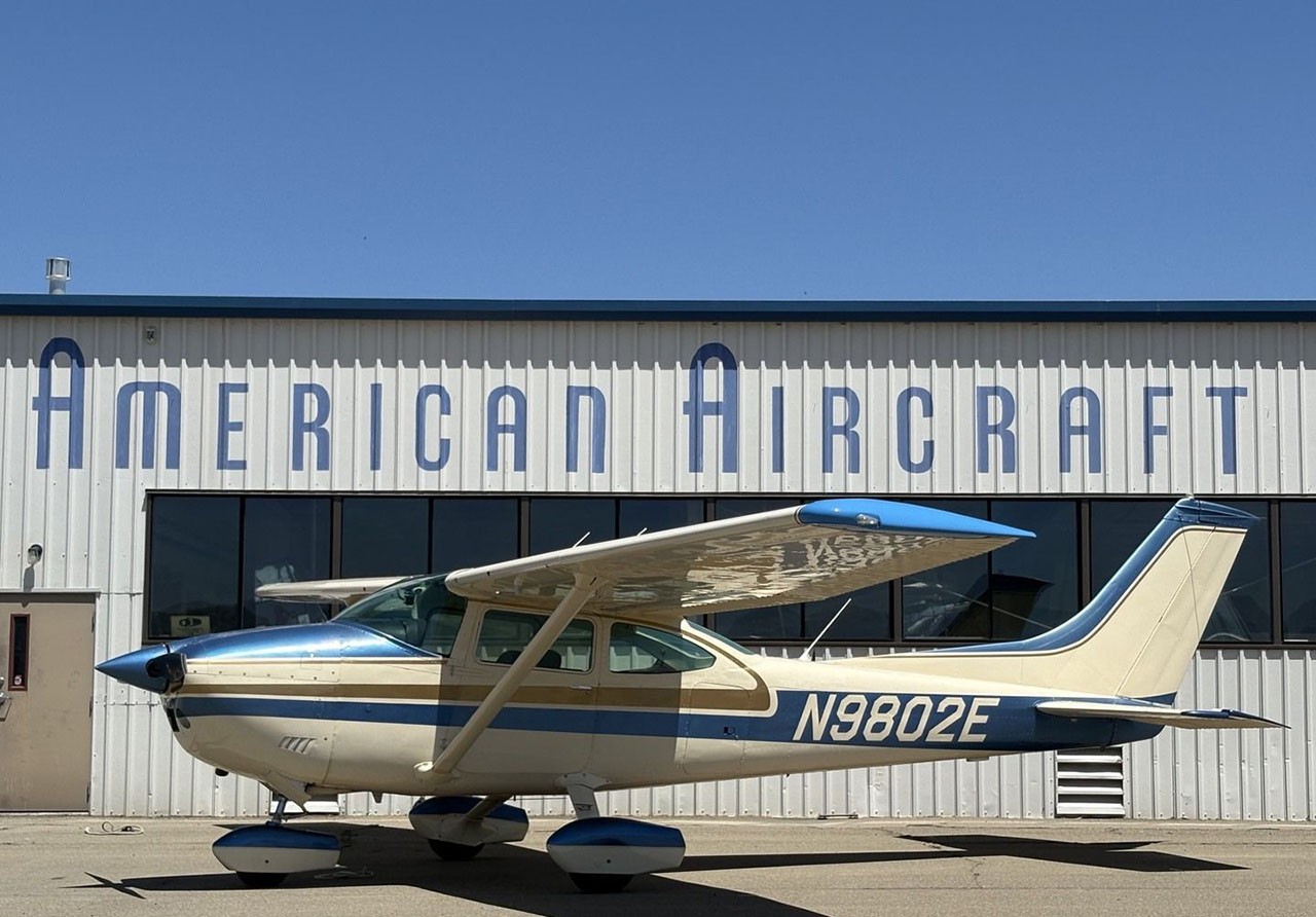 1975 Cessna 182P — photo 1
