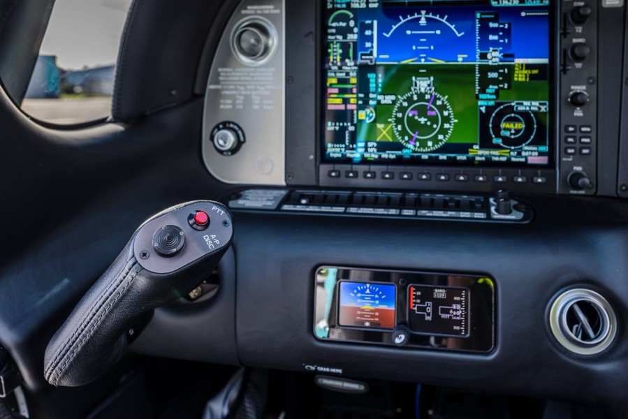 2022 Cirrus SR22T-G6 GTS (N76DW), photo 18