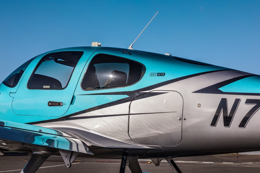 2022 Cirrus SR22T-G6 GTS (N76DW), photo 9