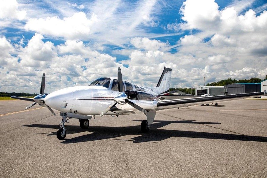 2008 Beechcraft Beech Baron G58, photo 2