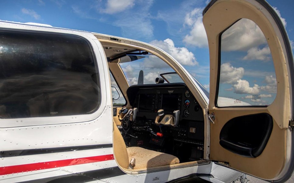 2008 Beechcraft Beech Baron G58, photo 6