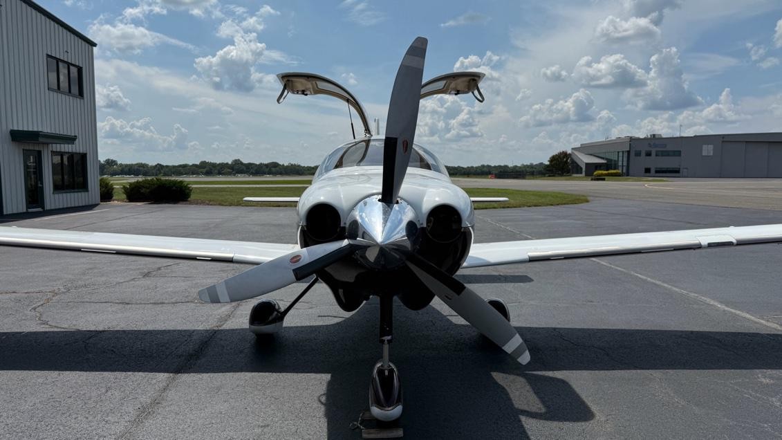 2006 Cessna / Columbia / Lancair 400 — photo 4