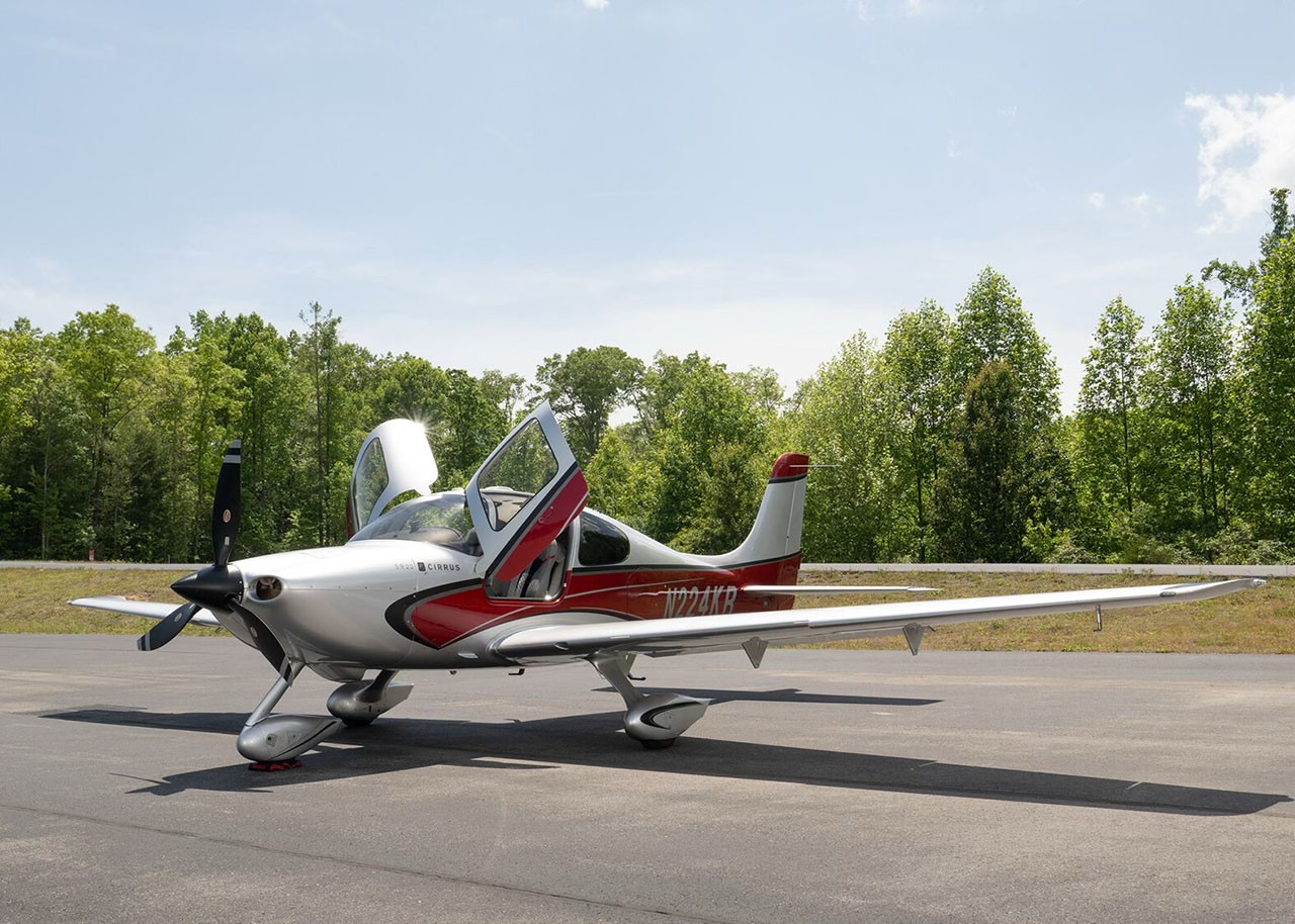 2002 Cirrus SR22 — photo 2
