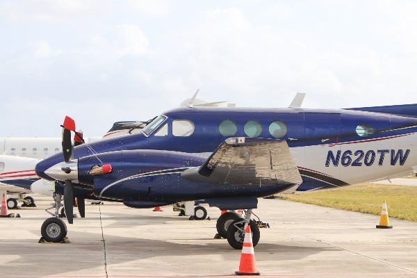 1974 Beech King Air E90 — photo 1