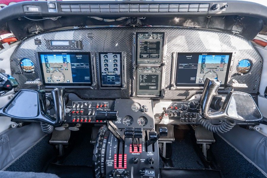1974 Beechcraft Beech King Air E90, photo 10