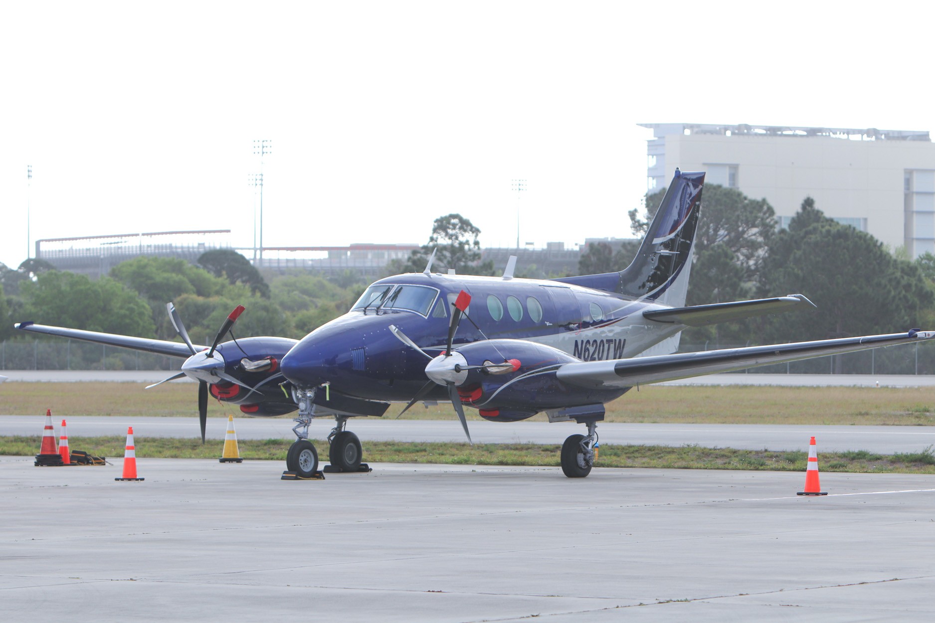 1974 Beech King Air E90 — photo 2