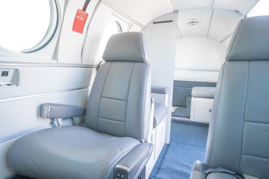1974 Beechcraft Beech King Air E90, photo 8