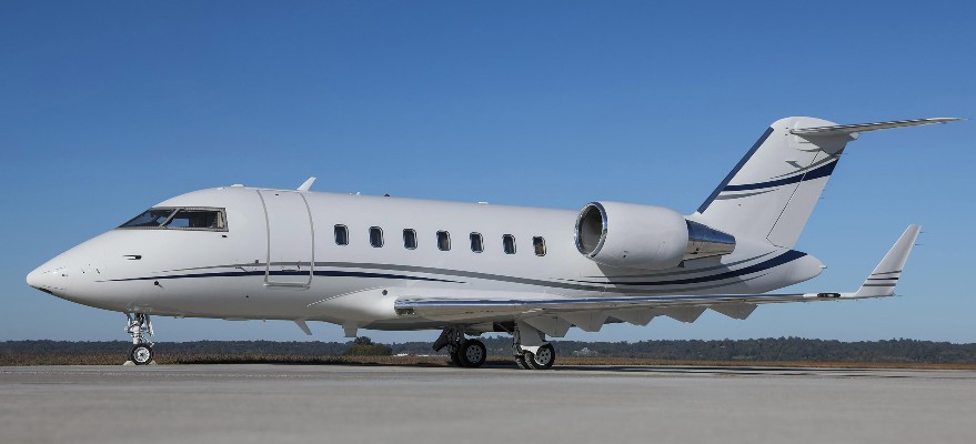 2010 Bombardier Challenger 605 — photo 1