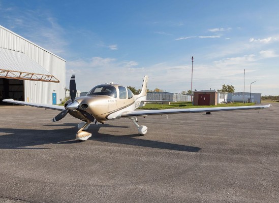 2010 Cirrus SR22T — photo 2