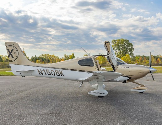 2010 Cirrus SR22T — photo 5