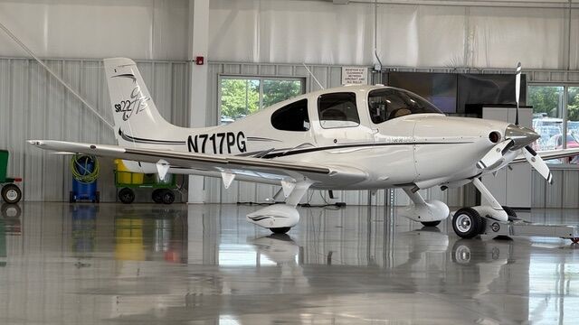 2005 Cirrus SR22-G2 — photo 1
