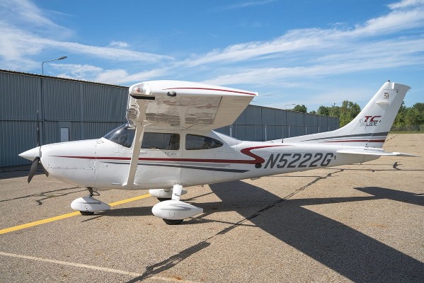 2002 Cessna 182T — photo 1