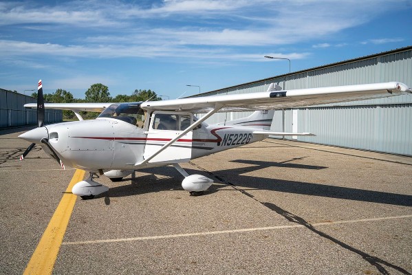 2002 Cessna 182T — photo 2