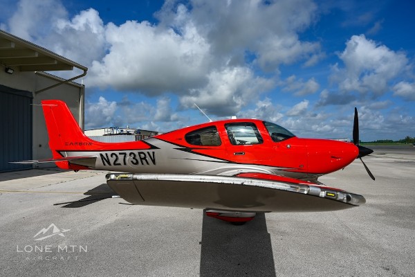 2021 Cirrus SR22-G6 — photo 2