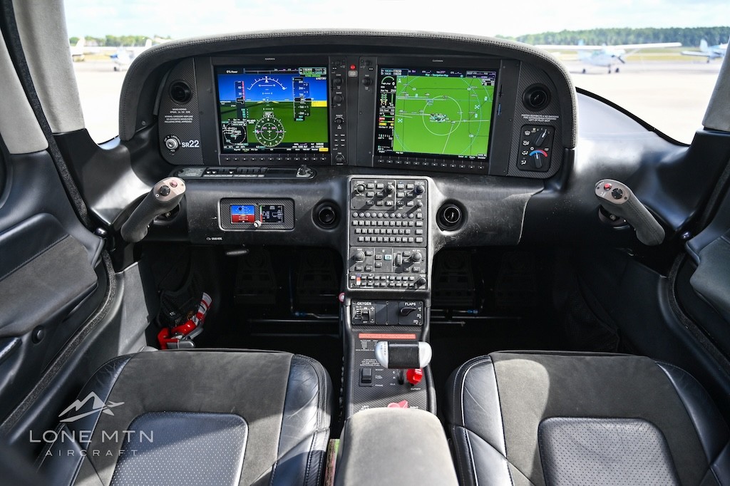 2021 Cirrus SR22-G6 — photo 4