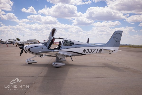 2011 Cirrus SR22T — photo 2