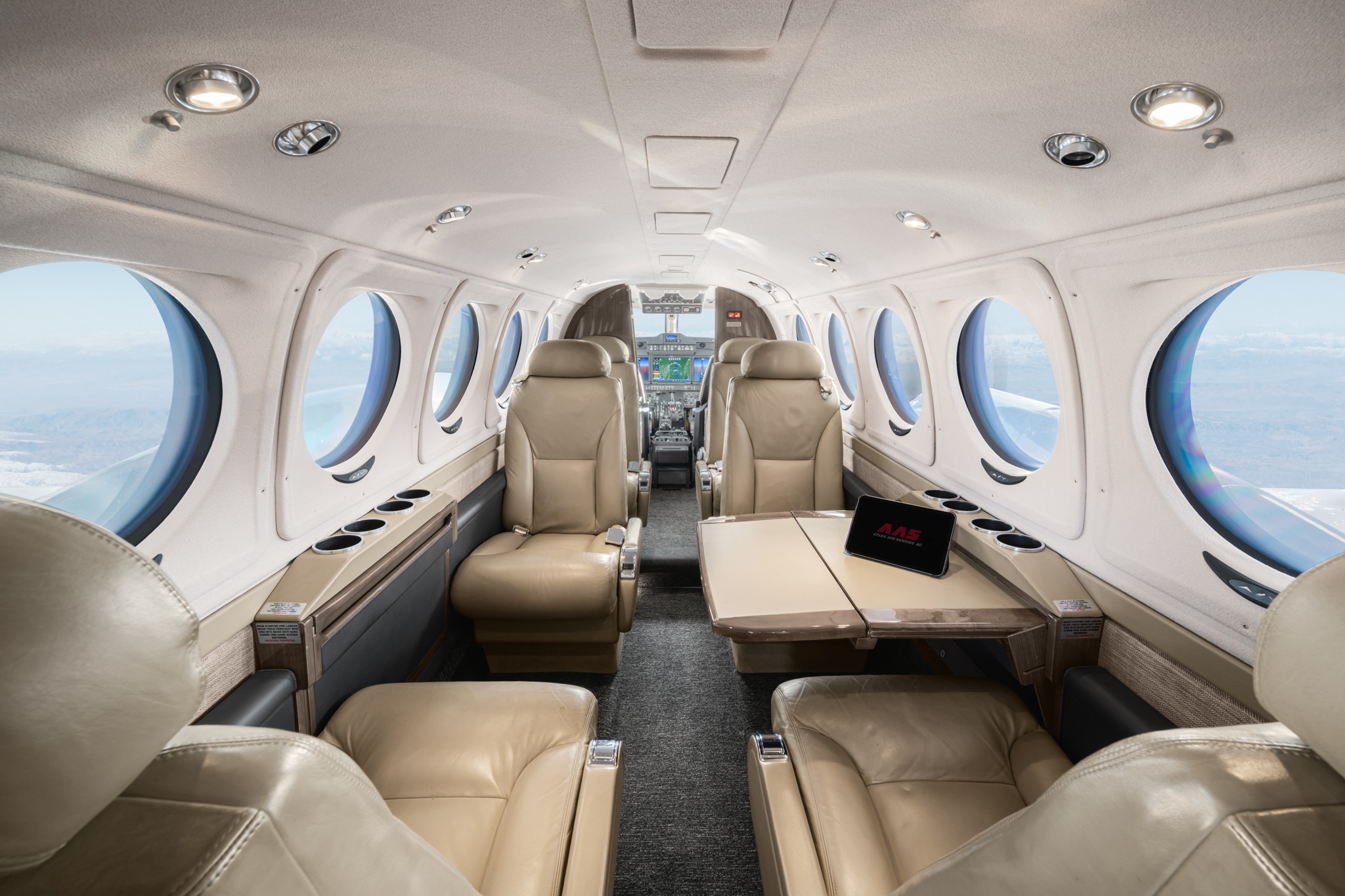 2016 Beech King Air 250 — photo 2
