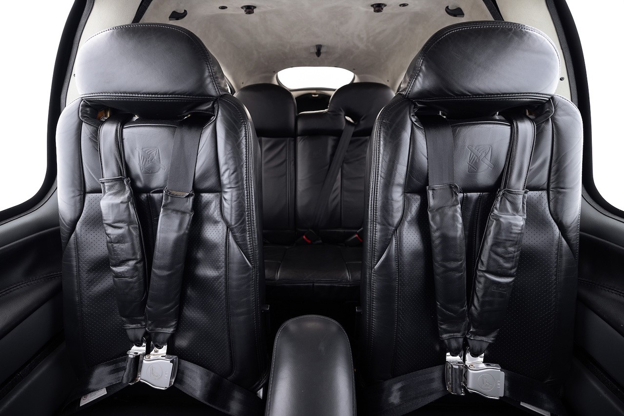 2021 Cirrus SR20 — photo 5
