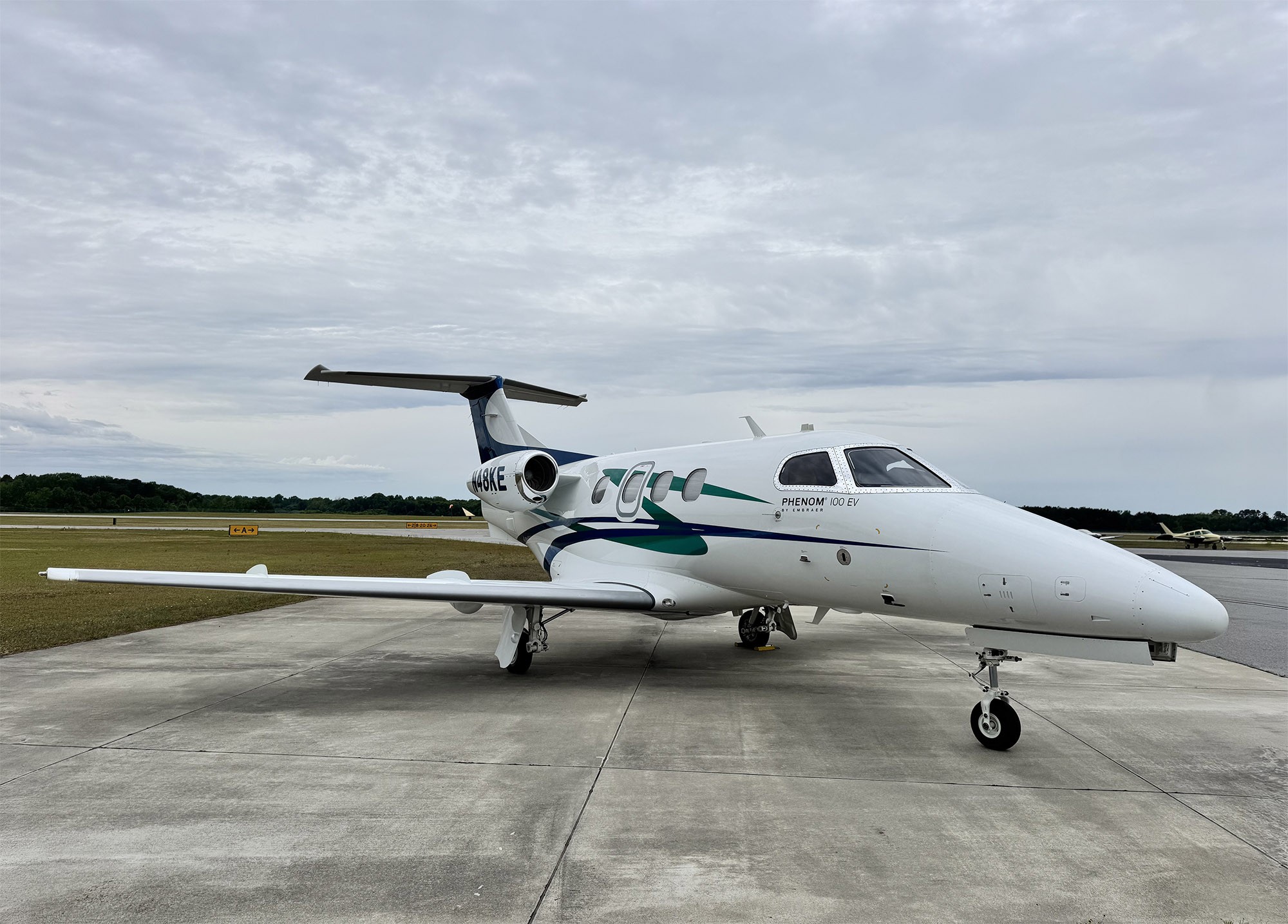 2017 Embraer Phenom 100 — photo 2