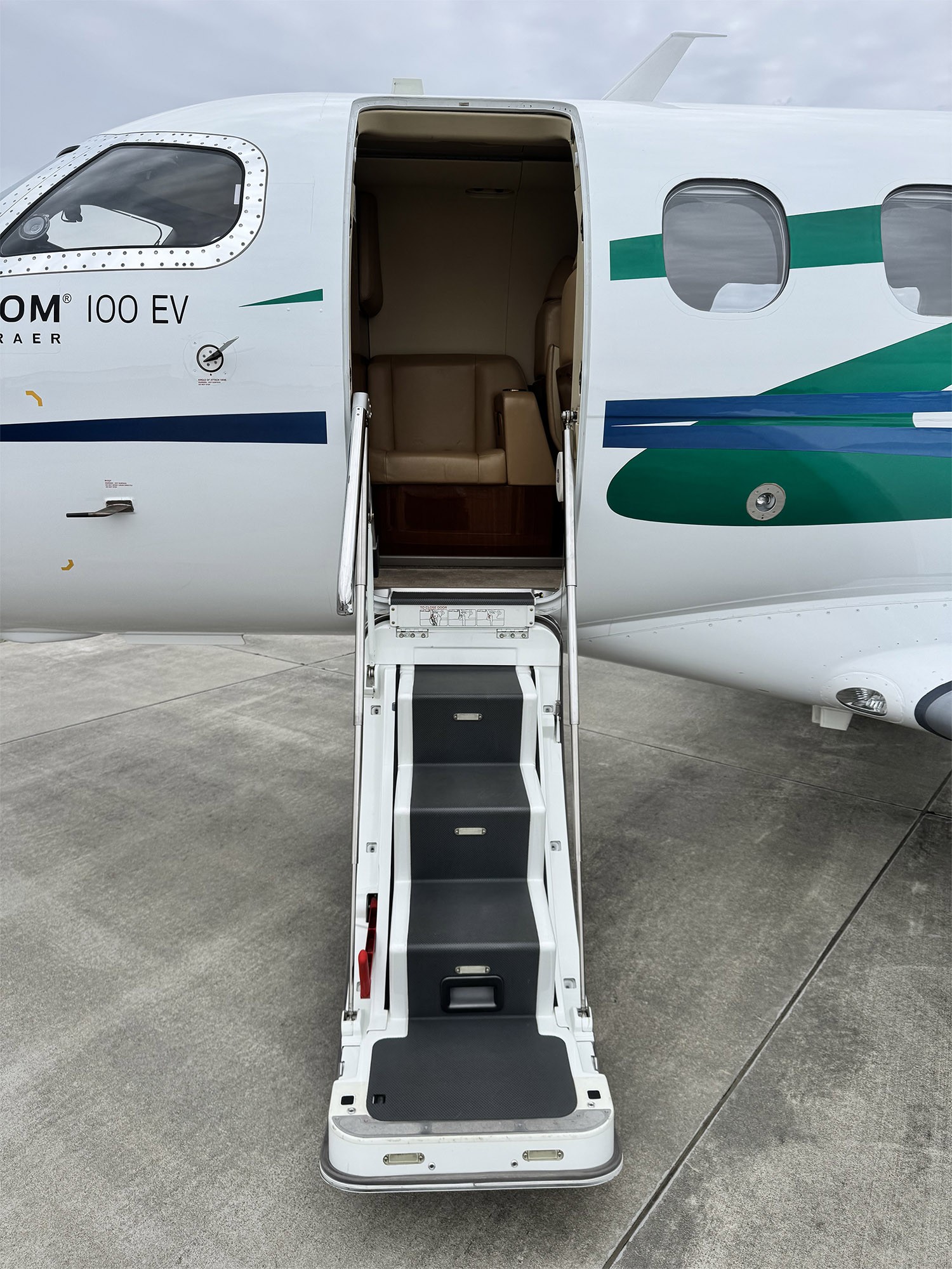 2017 Embraer Phenom 100 — photo 4