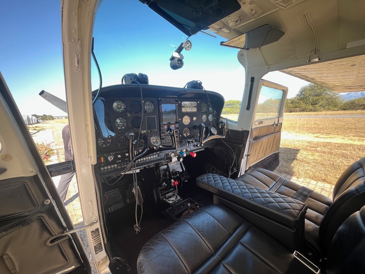 1973 Cessna 210 — photo 2